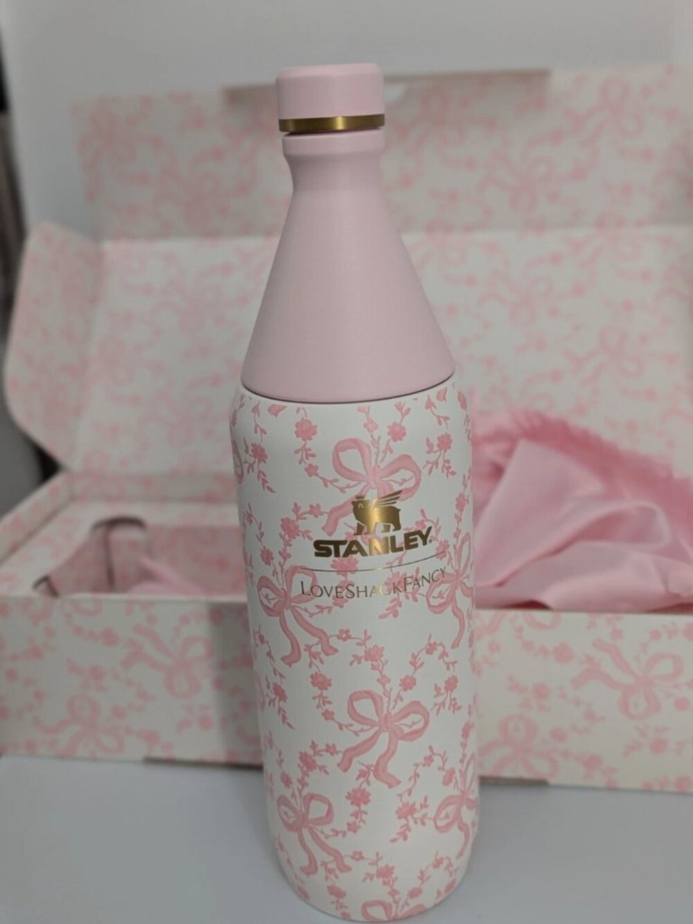 NEW Stanley 34 oz All Day Slim Bottle Loveshackfancy Coquette Bow Chantilly